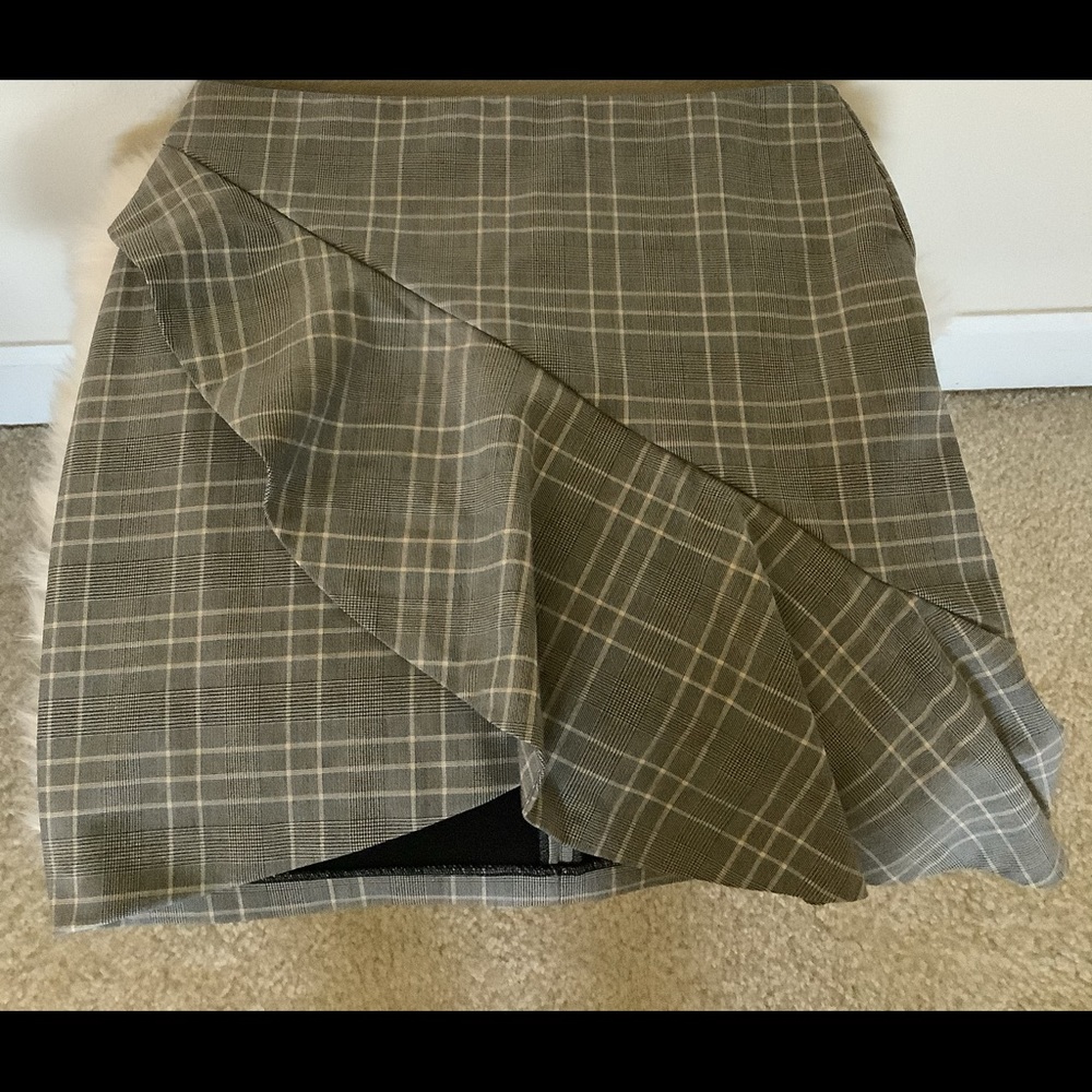 H & M Ruffle Skirt